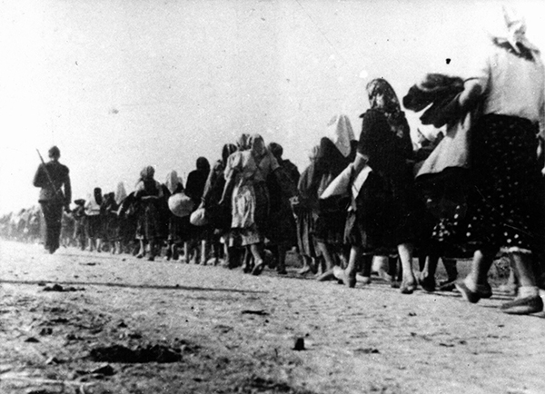 Одвођење Срба са Козаре 1942. године у концентрациони логор од стране Нијемаца и Хрвата. Након хрватско-њемачке офанзиве на Козару 1942. године, одведено је концентрационе логоре око 68.000 људи, жена и дјеце са тог простора. Од тога броја било је око 24.000 српске дјеце.